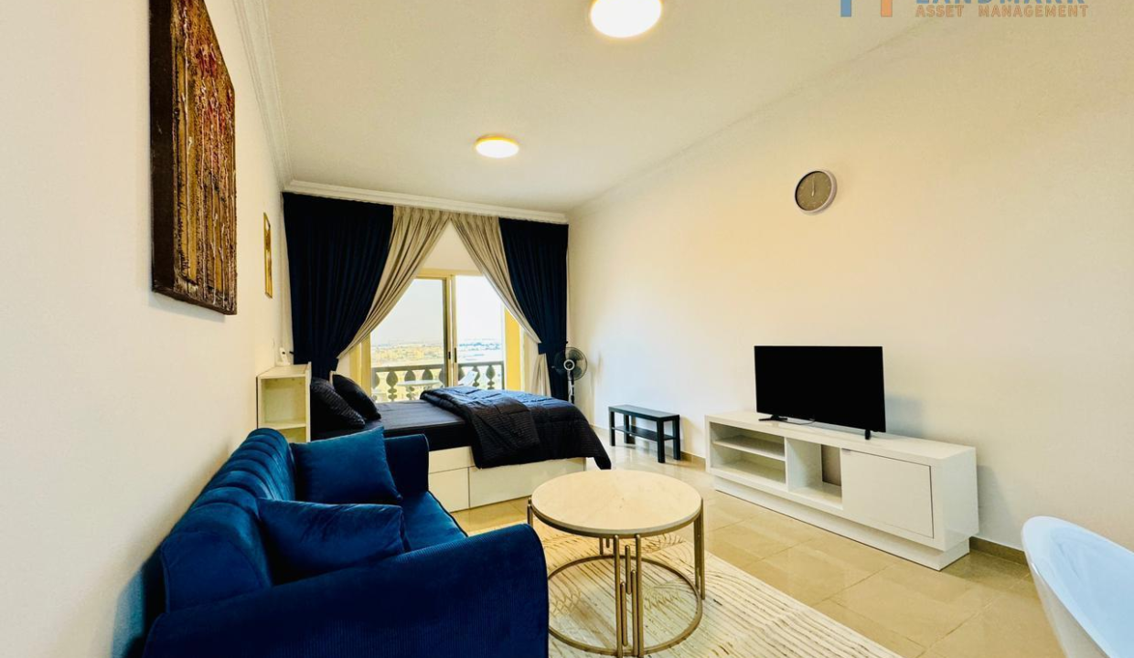 c9f3fdd9-7425-4892-90f2-6479d53a1cb6