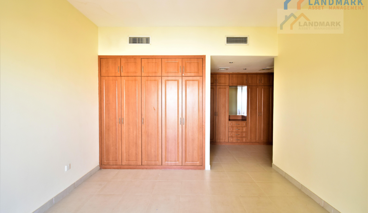 a4cb8333-9563-43b1-a9bd-b052135cbab1