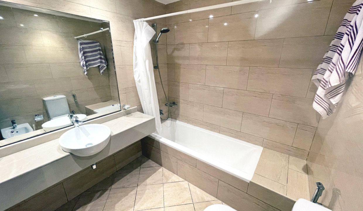 5a3fef43-8b87-11ef-86fa-2e4cf35adf30